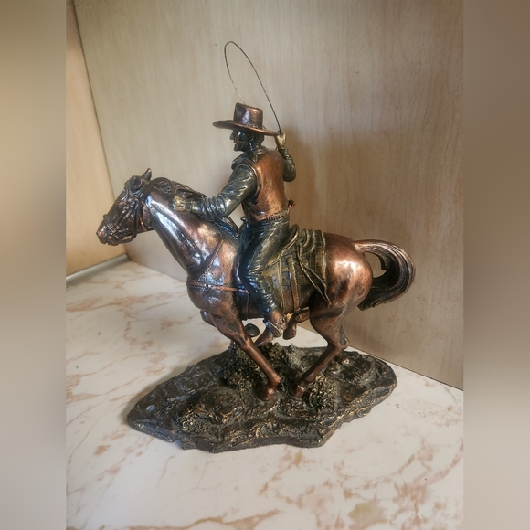 Bradford Exchange Range Rider John Wayne Bronze Looking Statue Read Description - Picture 3 of 8